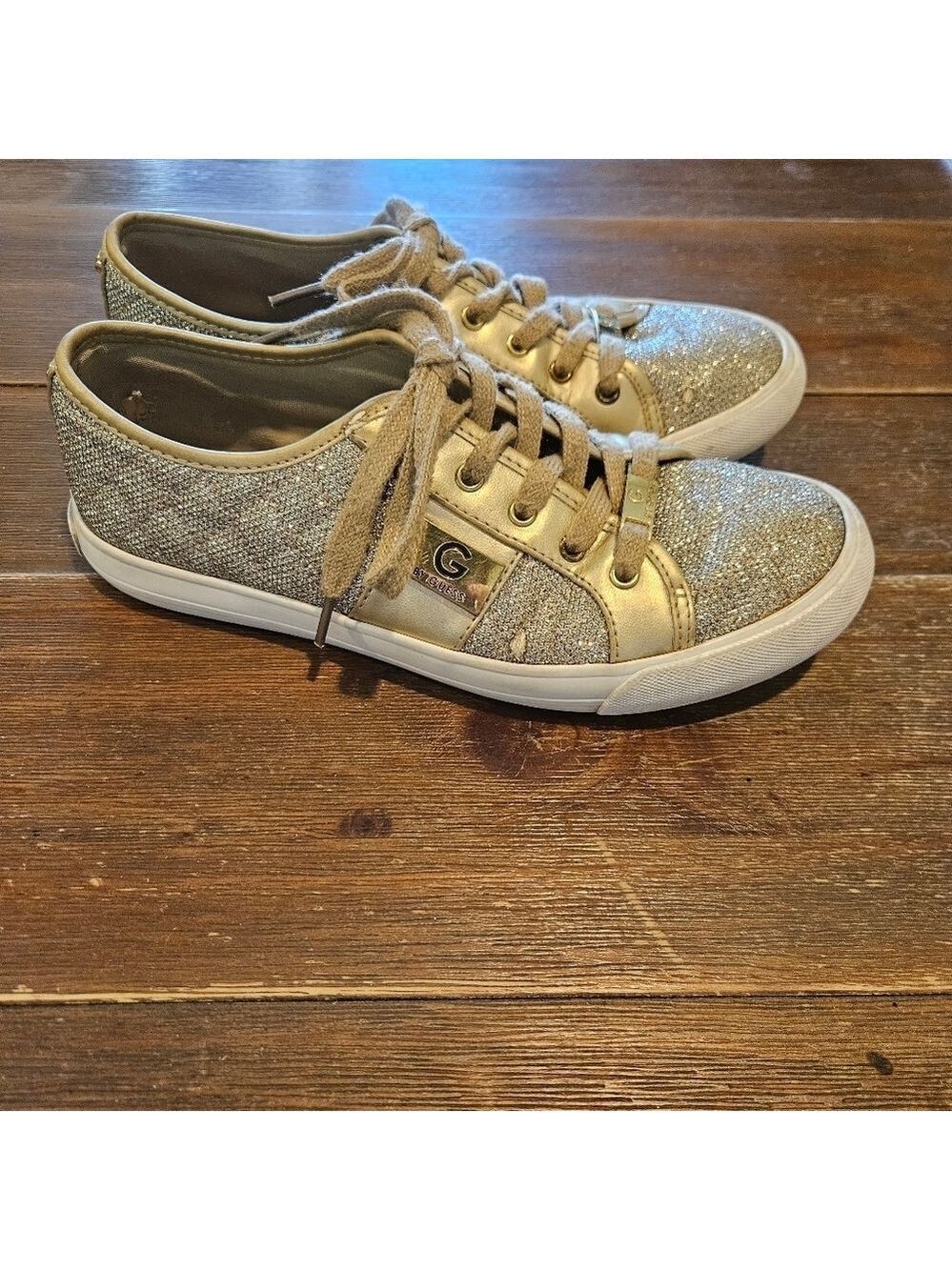 G BY GUESS WOMEN'S GOLD & GLITTERY LACE-UP SNEAKERS SIZE 8